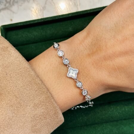 Женска нараквица