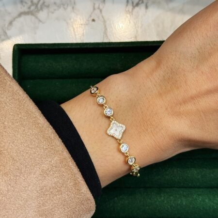 Женска нараквица