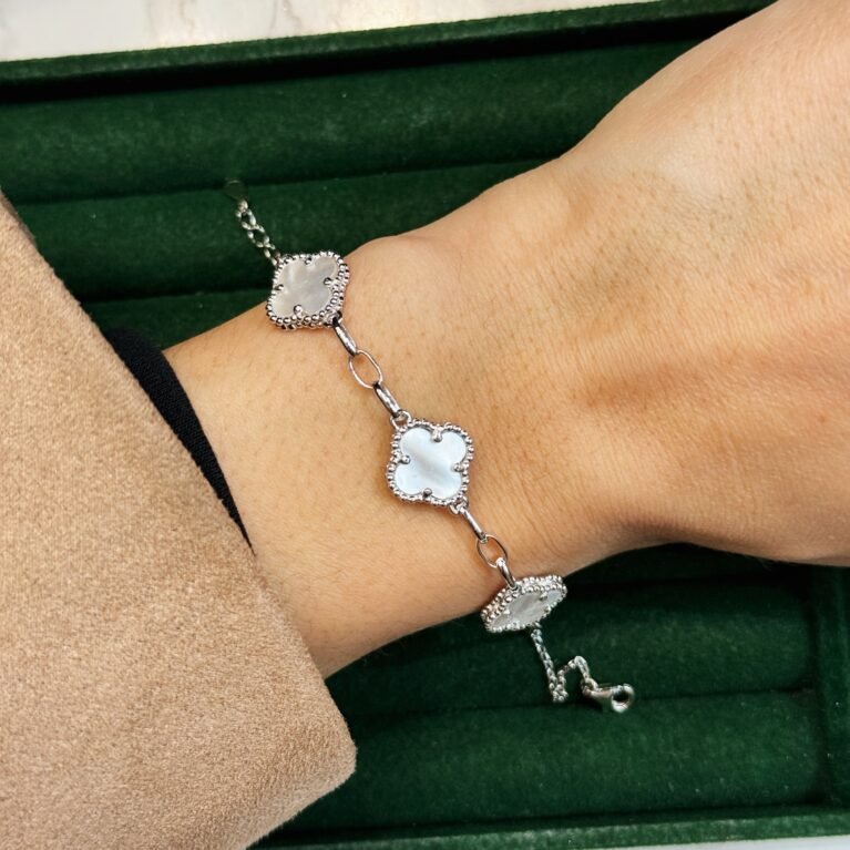 Женска нараквица