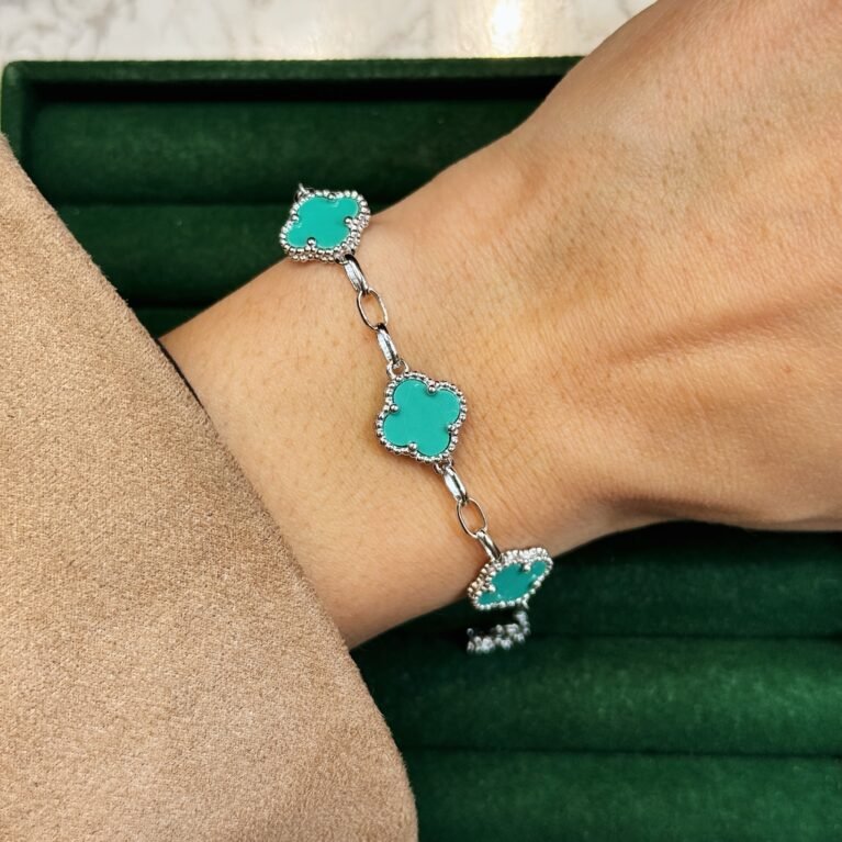 Женска нараквица