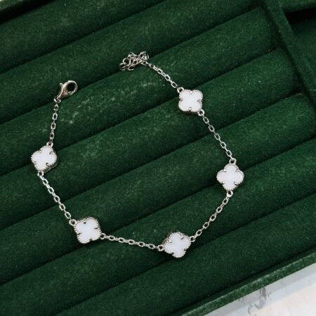 Женска нараквица