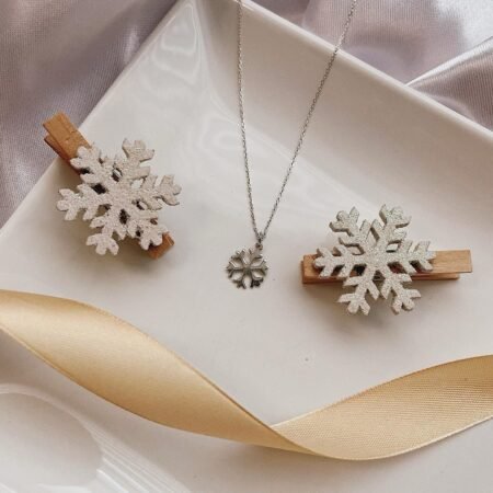 Женско ланче со снегулка