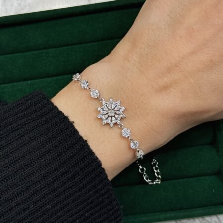 Женска нараквица