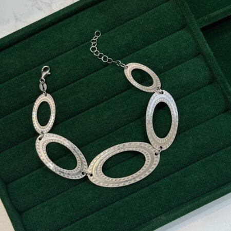 Женска нараквица