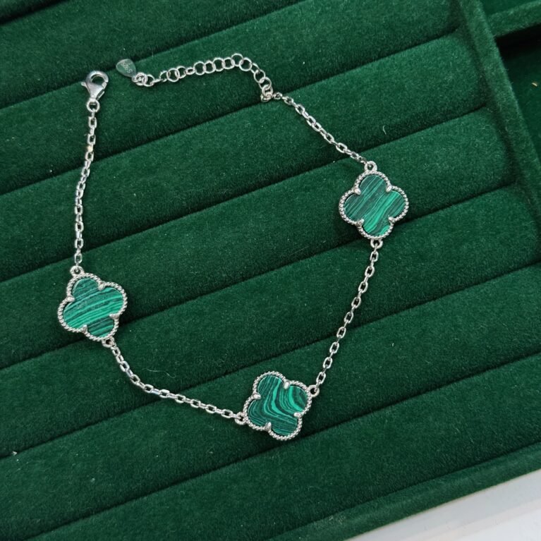 Женска нараквица