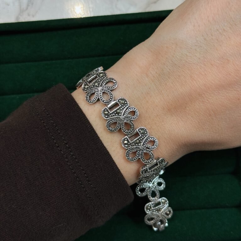 Женска нараквица