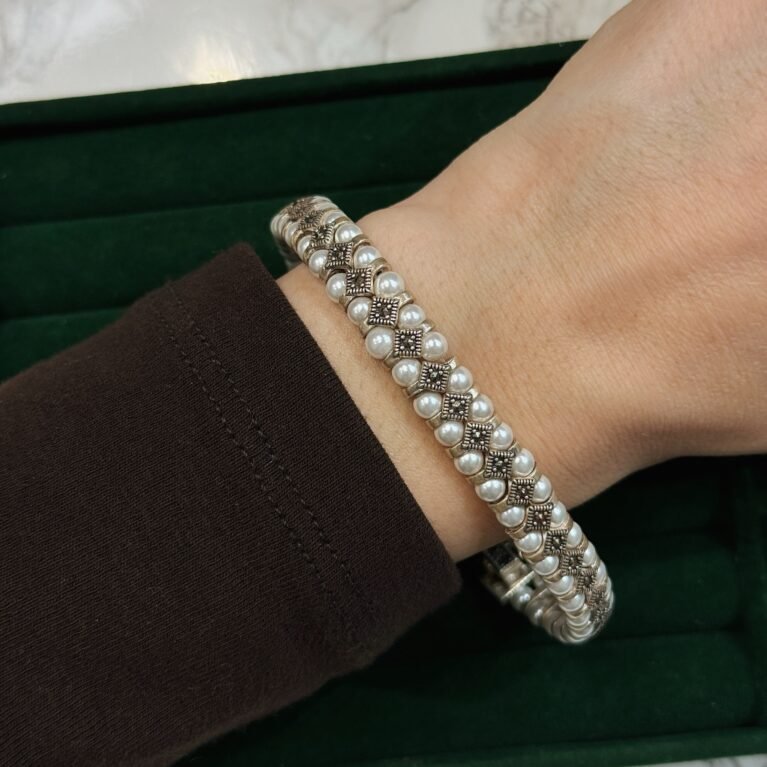 Женска нараквица