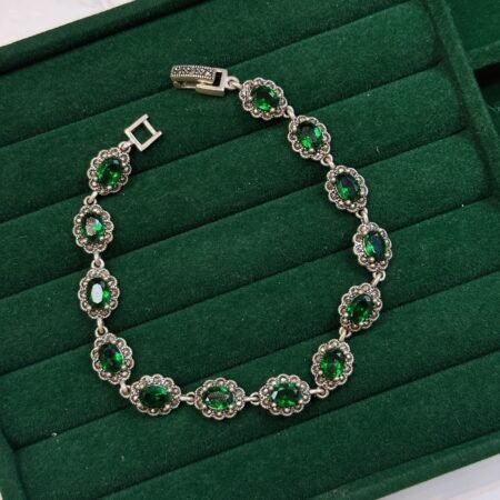 Женска нараквица