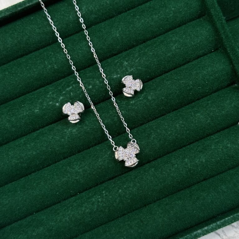 Женски сет